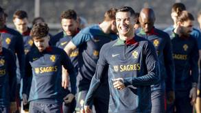 Sorrisos de Cristiano Ronaldo dão mote ao treino