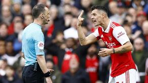 Clubes ingleses já foram multados em mais de 1,4 milhões de euros por abusos a árbitros esta temporada