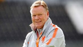 Virose tira estrelas da Holanda do jogo com a França