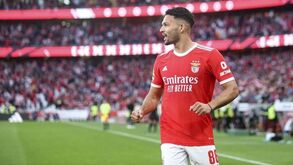 Kluivert recomenda Gonçalo Ramos ao Barcelona: «Gosto muito dele»