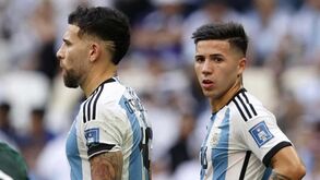 O ambiente incrível no Estádio Monumental para o jogo da Argentina