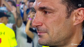 Arrepiante: Scaloni, Messi e jogadores argentinos em lágrimas com receção apoteótica após título mundial