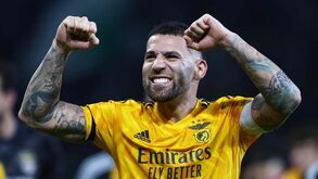Otamendi revela 'ritual' que não pode faltar em dias de jogo: «Nem que sejam só 20 minutos...»