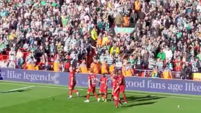 Gerrard marcou ao Celtic, celebrou na cara dos escoceses e... aconteceu isto