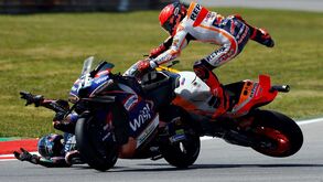 Redes sociais lembram palavras de Rossi sobre Márquez: «Já tinha dito há uns anos: correr assim é perigoso»