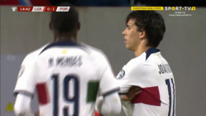 Cruzamento perfeito de Bernardo Silva e João Félix amplia vantagem de Portugal