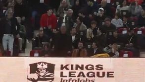 Loucura no Camp Nou com a Kings League: presidente do Barcelona não faltou