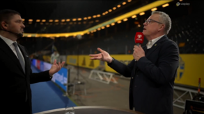 Selecionador sueco 'pegado' com comentador em direto: «Isso é de muito baixo nível!»