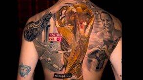 Roupeiro da Argentina 'carrega' Mundial nas costas: a tatuagem que conta toda a história da final