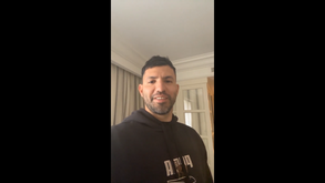 Agüero tranquiliza fãs após sofrer arritmia cardíaca em direto: «Continuo por cá!»