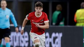 Milos Kerkez visto à lupa: Craque do AZ Alkmaar interessa ao Benfica
