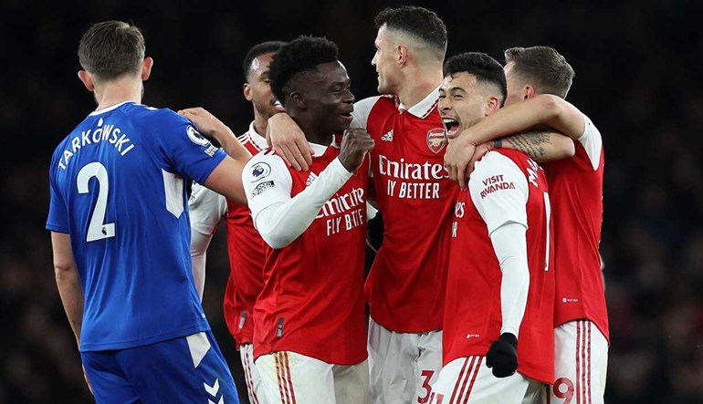 Futebol: Arsenal cimenta liderança na Premier League