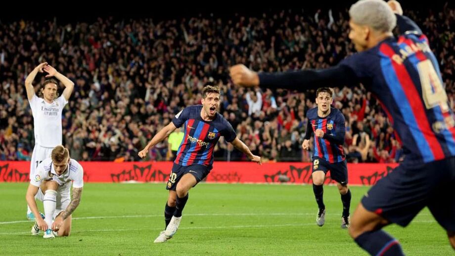Barcelona derrota Real Madrid com reviravolta e é cada vez mais líder