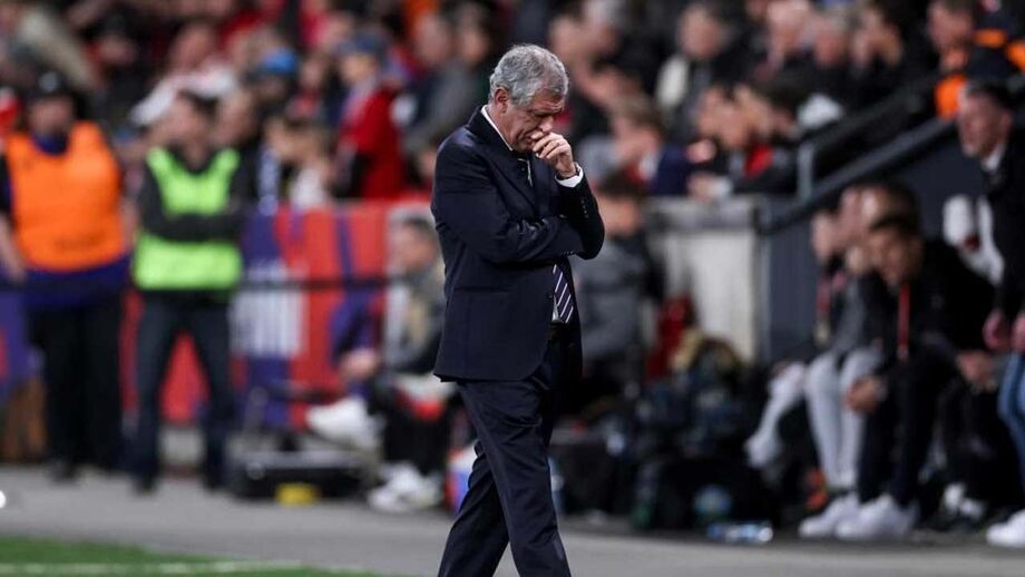 Início de jogo desastroso tramou Fernando Santos na estreia pela Polónia