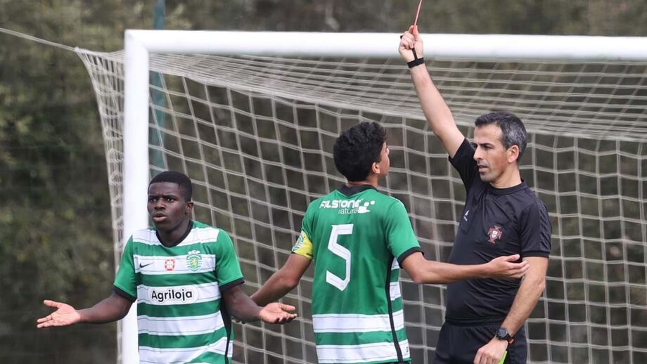 Kissanga foi expulso e arsenalistas aproveitaram 