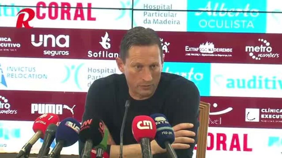 Treinador agradeceu às centenas de adeptos que se deslocaram ao aeroporto para receber a equipa na véspera do jogo com o Marítimo