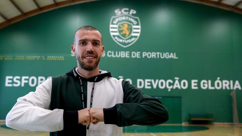 Brasileiro do futsal dos leões em entrevista a Record