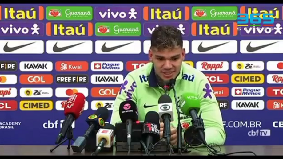 Guarda-redes do Manchester City diz ter falado com Vinícius, Casemiro e outros jogadores brasileiros sobre essa possibilidade