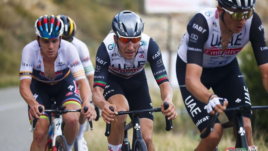 Português (UAE Emirates) terminou em 3.º, a 12s de Roglic, que voltou a superar Evenepoel (ficou a 6s)