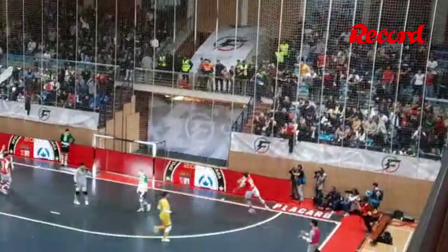 A reação ao primeiro golo dos quartos de final da Taça de Portugal de futsal