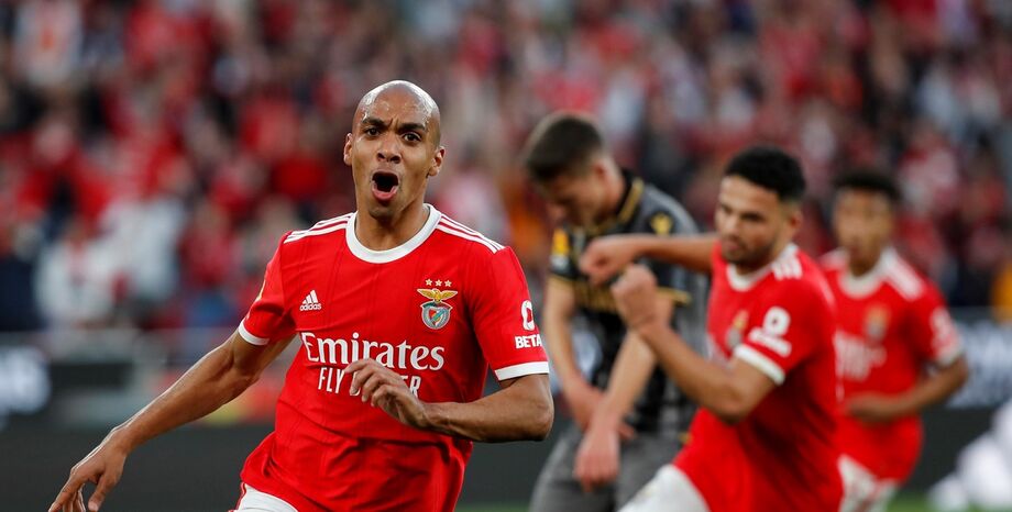 MAIS DOIS. João Mário é o melhor marcador da Liga, à frente de Ramos