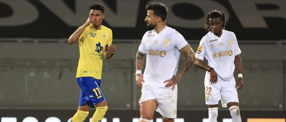 A crónica do V. Guimarães-Arouca, 0-2: já se veem lobos no retrovisor
