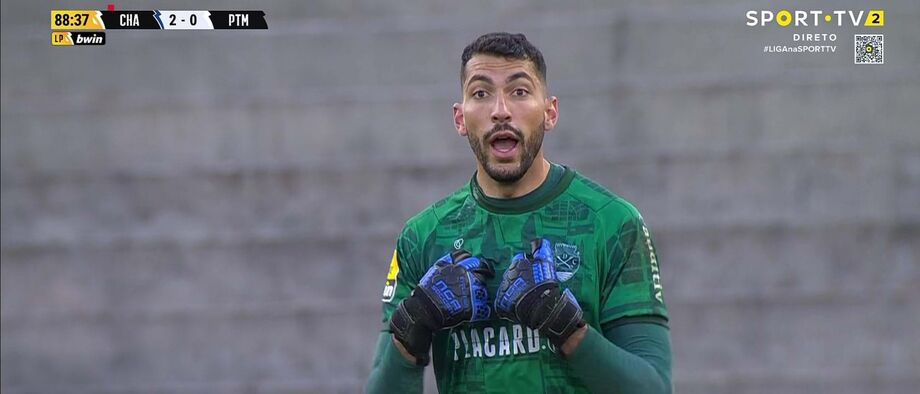 Jorge Faustino justifica expulsão de Rodrigo Moura em Chaves: «Há instruções para aumentar o tempo últil de jogo»