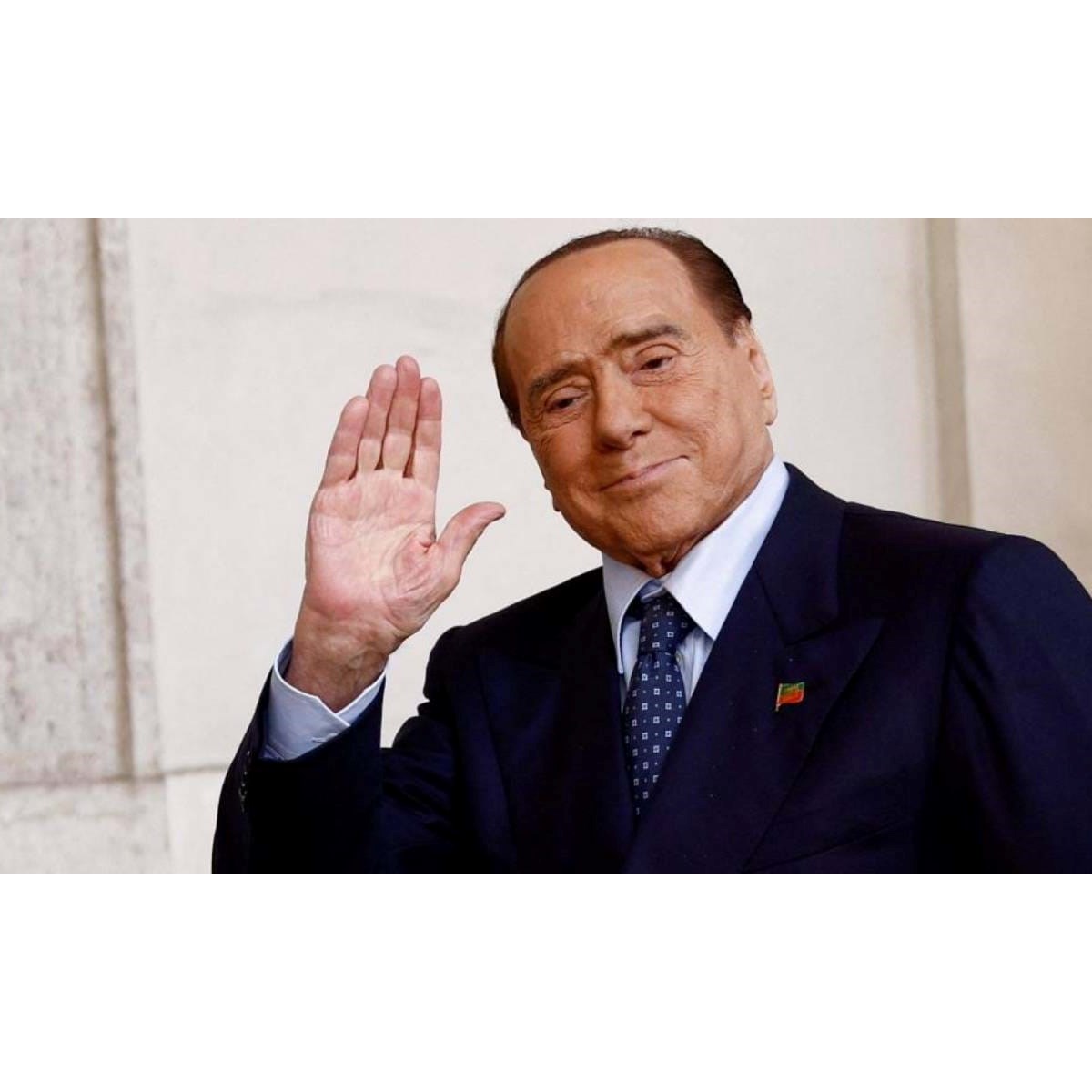 Silvio Berlusconi diagnosticado com leucemia