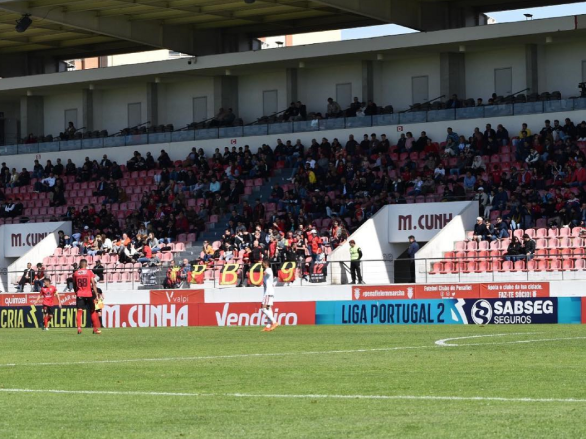 Liga de clubes revela três medidas para o regresso das famílias aos  estádios de futebol - Liga Betclic - Jornal Record