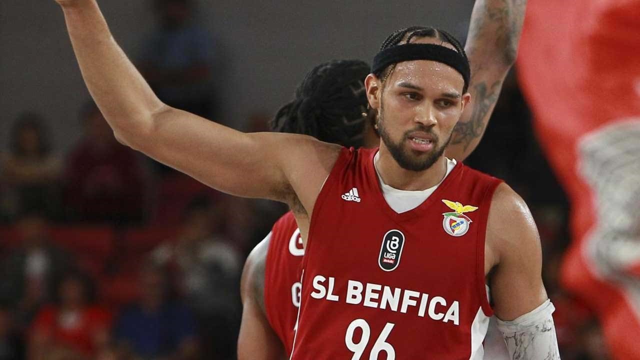 Basquetebol Portugal: Ivan Almeida assume protogonismo e Benfica está nas  meias-finais dos Playoffs