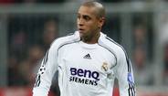 Lateral-esquerdo: Roberto Carlos - O lateral-esquerdo brasileiro venceu a competição três vezes pelo Real Madrid e destacou-se pelos livres diretos poderosos e jogadas de ataque pela ala esquerda.