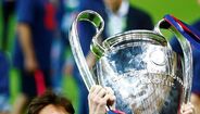 Extremo-direito: Lionel Messi - O craque argentino conquistou a competição quatro vezes pelo Barcelona e é o melhor marcador da competição. É conhecido pelas habilidades excecionais de drible, pela capacidade de criar chances e de marcar golos de qualquer zona do campo.