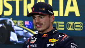 Verstappen: «Temos um bom carro para a corrida, mas tem sido complicado gerir os pneus»