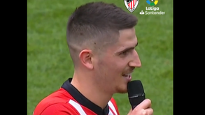 Jogador do Ath. Bilbao anuncia no estádio a renovação... até 2032: «Estou em casa»
