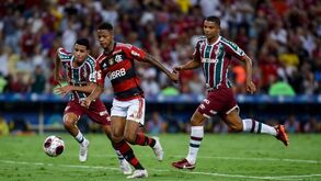 Flamengo bate Fluminense na primeira mão da final do campeonato Carioca