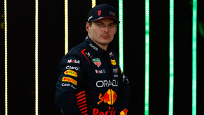 Verstappen e a 'luta' com Hamilton na 1.ª volta do GP da Austrália: «Claramente as regras não são seguidas»