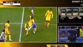 O golo anulado a Galeno: primeiro houve protestos do Portimonense e depois do FC Porto