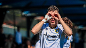 Famalicão bate Sporting e isola-se no topo