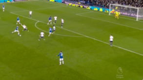 O golaço de Michael Keane que tirou a vitória ao Tottenham no primeiro jogo pós-Conte