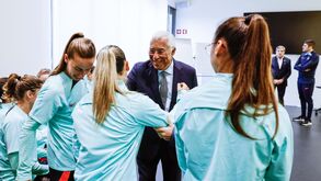 António Costa fez visita à Seleção feminina na Cidade do Futebol