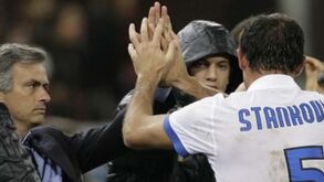 Unha com carne: Boa amizade entre Mourinho e Stankovic começou com algumas... duras