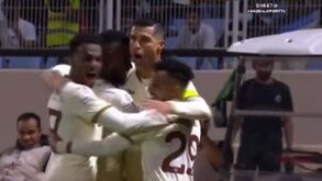 O golo com que Cristiano Ronaldo inaugurou o marcador no Al Adalah-Al Nassr