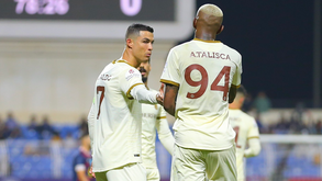 Ronaldo anda de pé quente