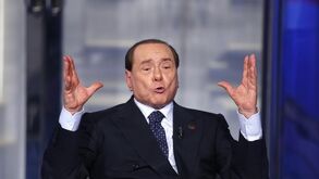 Silvio Berlusconi diagnosticado com leucemia