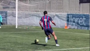 Filho de Ronaldinho já se mostra no Barcelona
