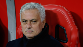 Espanhóis avançam que Chelsea contactou Mourinho e Nuno Espírito Santo