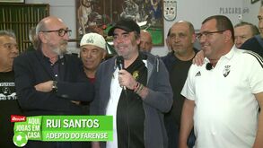 A história dos amigos apaixonados pelo Farense que se juntam no café com vista para o estádio São Luís 