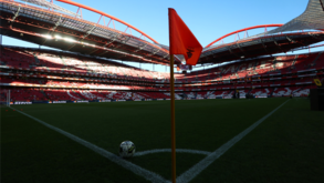UEFA liberta lugares para a Champions: bilhetes para o Inter à venda na 2.ª feira