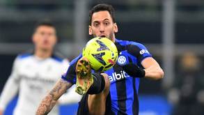 Çalhanoglu faz mira ao Benfica