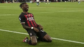 Um gesto... que diz tudo: Rafael Leão coloca 'like' na notícia de Record sobre pagamento da dívida ao Sporting